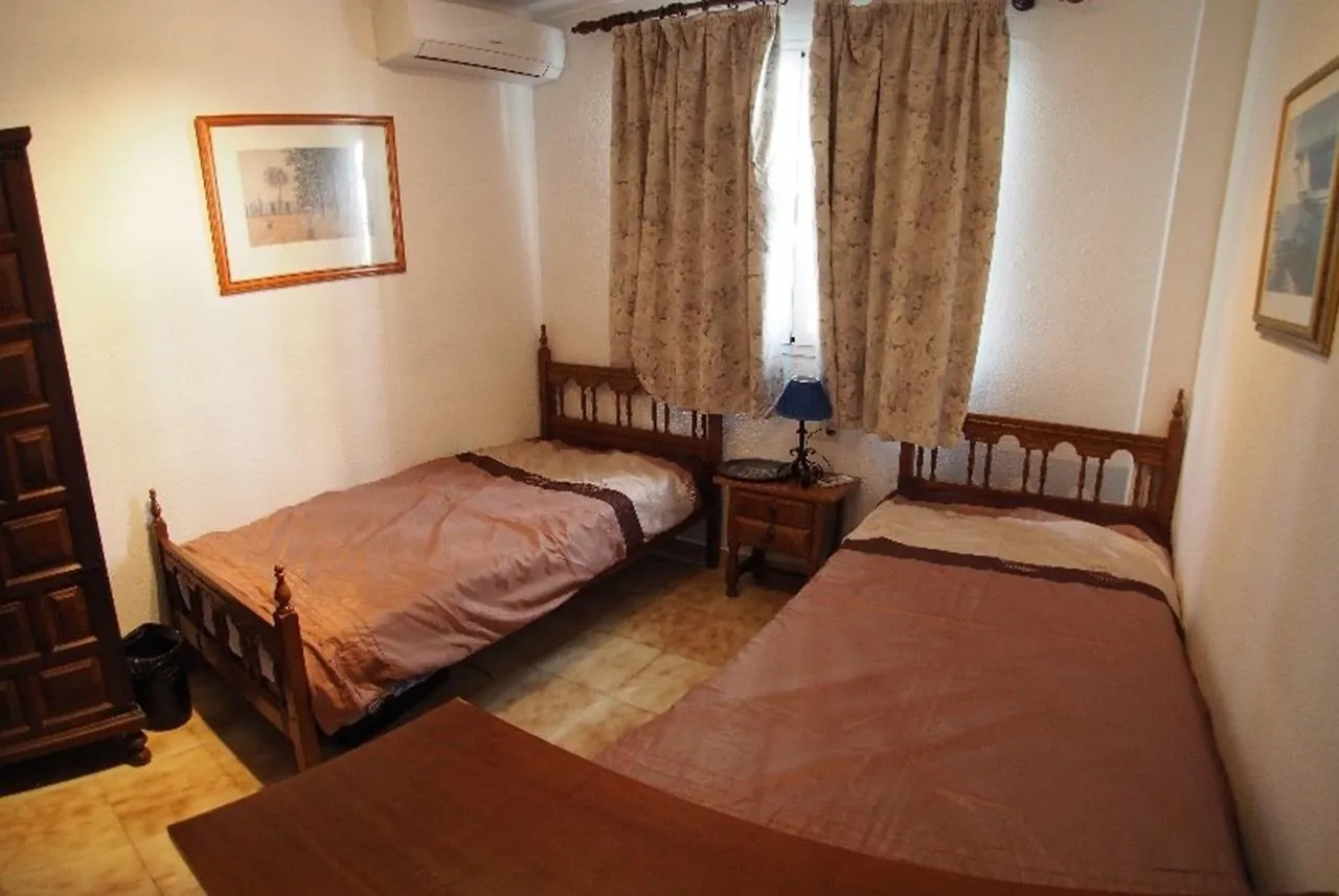 C/ Abetos 12 Urb. Algarrobo Villa Nerja 0*,